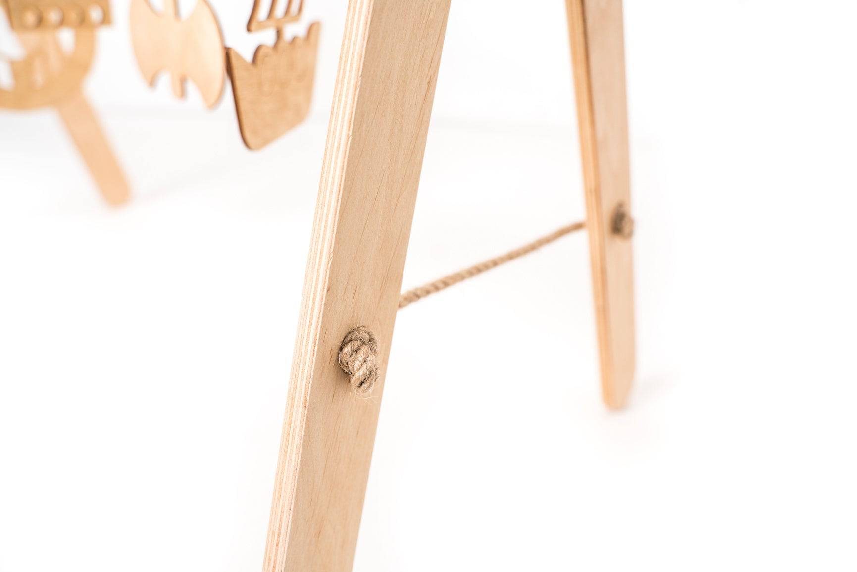 Puidust mängukaar beebile