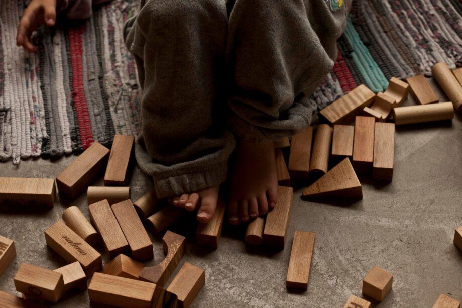 Wooden Story puidust klotsid karbis – naturaalne, 30 tk
