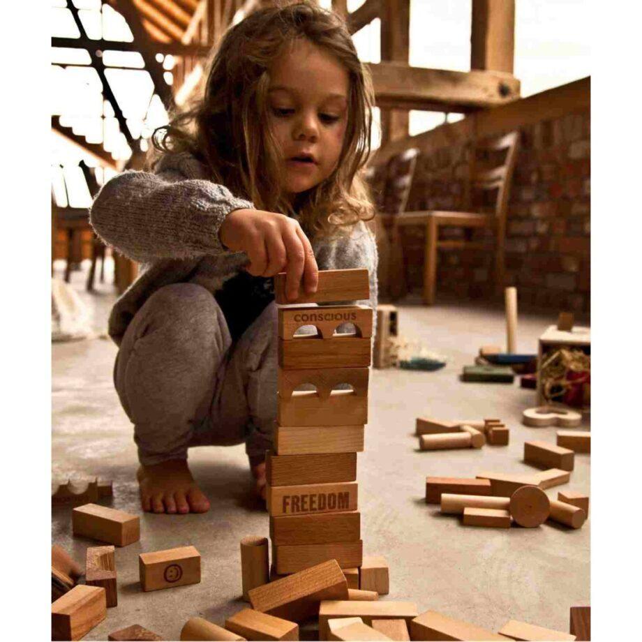 Wooden Story puidust klotsid karbis – naturaalne, 63 tk