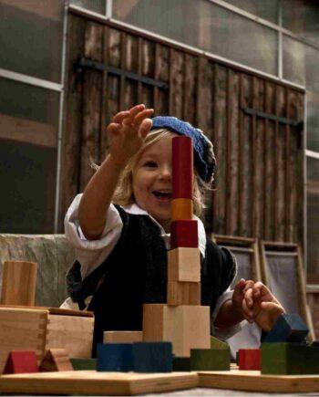 Wooden Story puuklotsid karbis – soojad toonid, 30 tk | arendav mänguasi loovale lapsele
